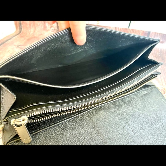 Louis Vuitton Mahina leather wallet crossbody - Picture 11 of 16